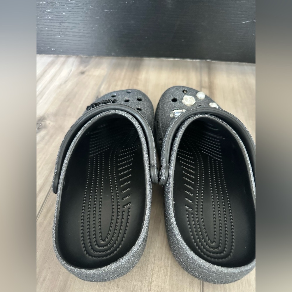 CROCS with Charms - Picture 5 of 6